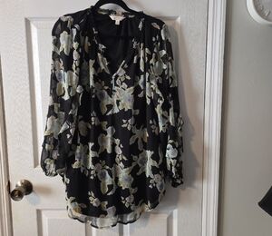 LC Lauren Conrad Black and Cream Floral Blouse